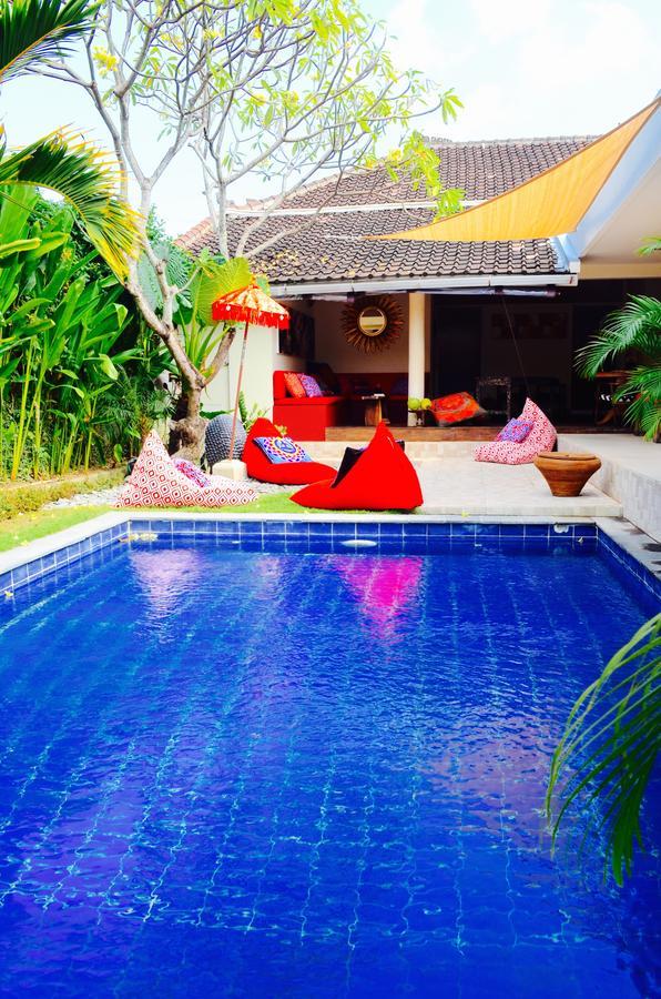 Hostel Karisa Pods Seminyak Exterior foto